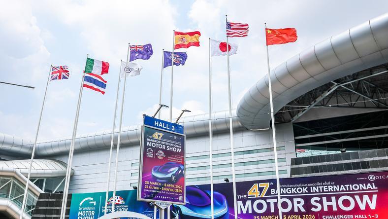 车企出海,谁来补齐最短的一块板?